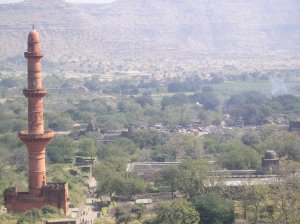 chand minar, looking out over the foothills of deogiri